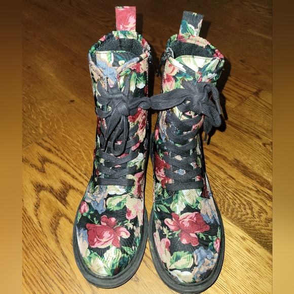 Mossimo Floral Boots - Picture 6 of 6